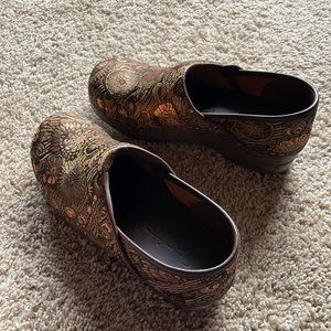 Sanita Clogs